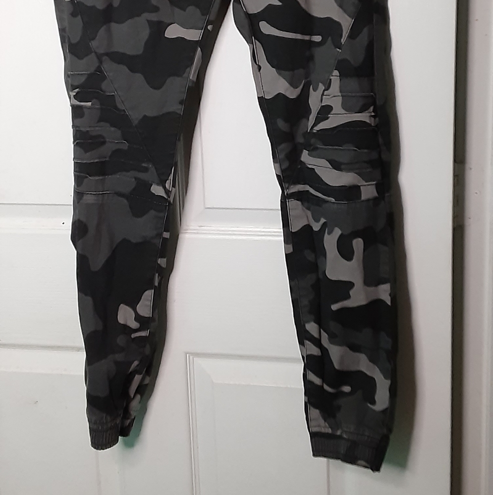 Cargo Pants - Picture 3 of 3